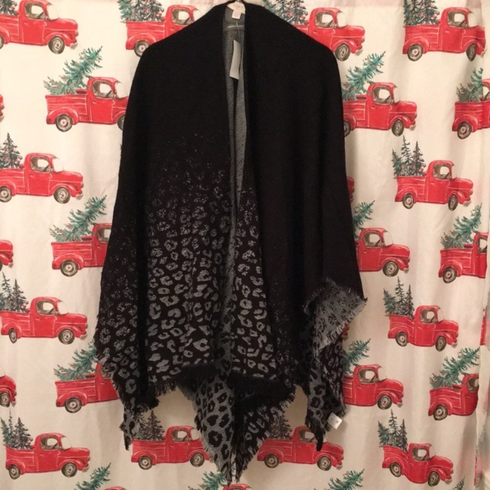 NWT Loft blanket style shawl/wrap